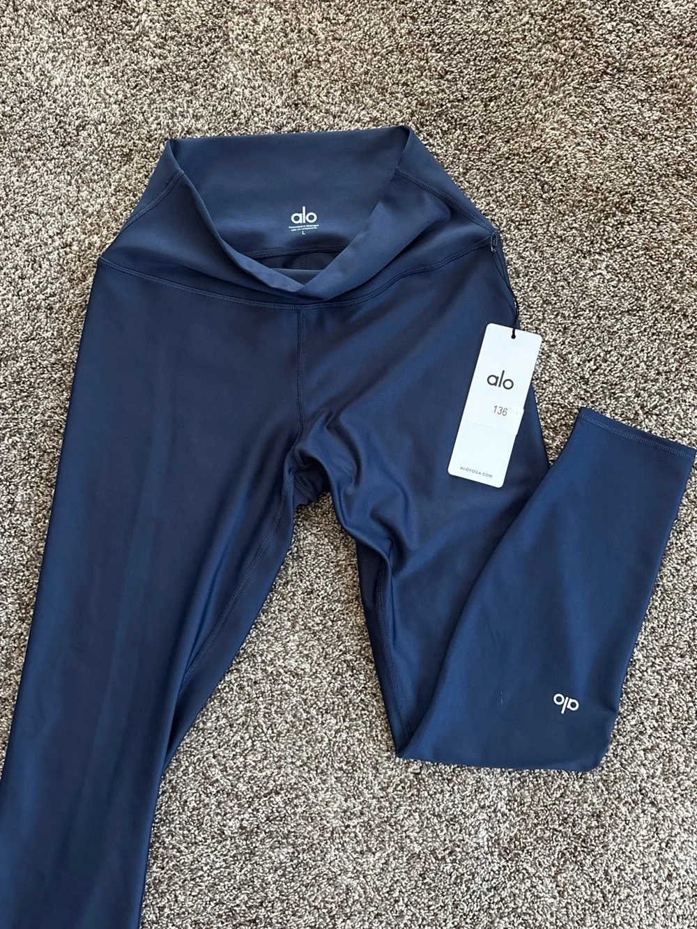 Alo 7/8 Navy Leggings Size L NWT